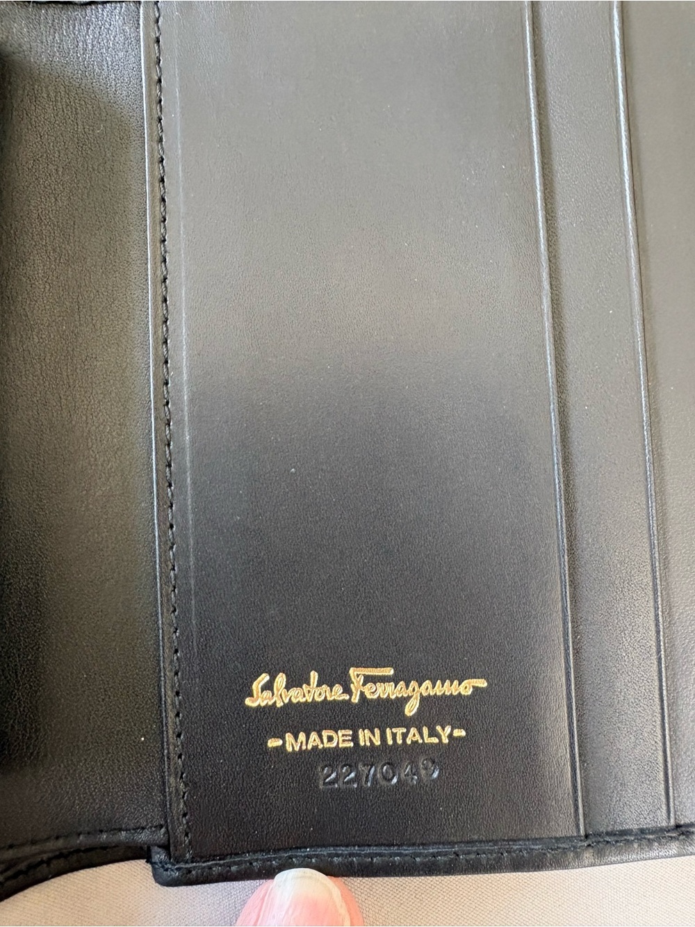 VTG Salvatore Ferragamo Black Leather Flap Bag + Wanda Tri-Fold WalletSET 2items - Picture 3 of 16